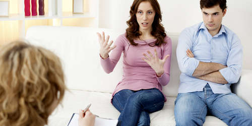 o_couple_fighting_therapist_facebook